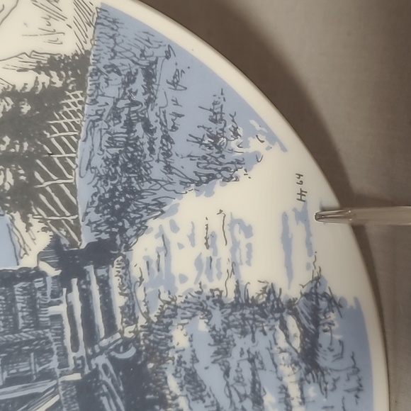 1964 Porsgrund Norway Winter Log Cabin Collectible Plate - Picture 3 of 6